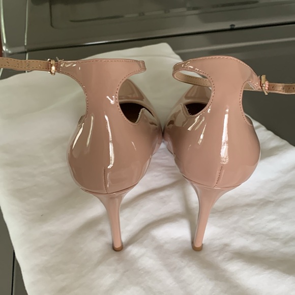 Steve Madden Vayda Ankle Strap
Pointed Toe Pump‼️ - Picture 6 of 7